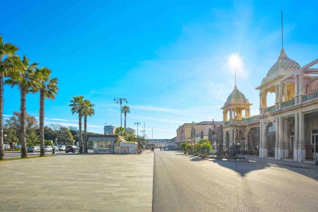 Appartamento nel cuore di Viareggio Esterno foto