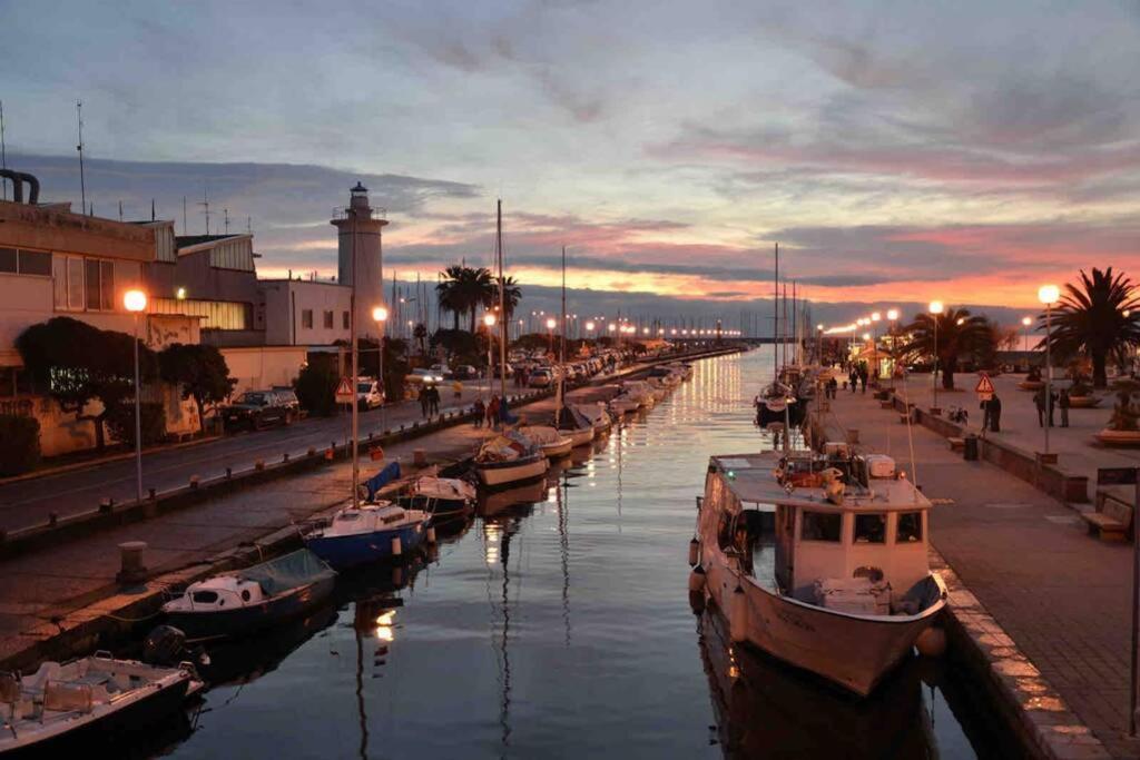 Appartamento nel cuore di Viareggio Esterno foto